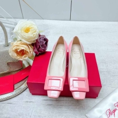 Roger Vivier flat shoes